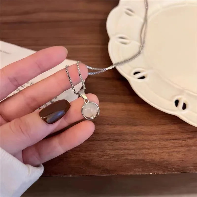 Best Sellers! White jade round pendant necklace